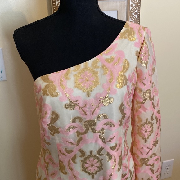 Excellent condition, Lilly Pulitzer dress. Worn only once to a wedding. - Picture 3 of 6